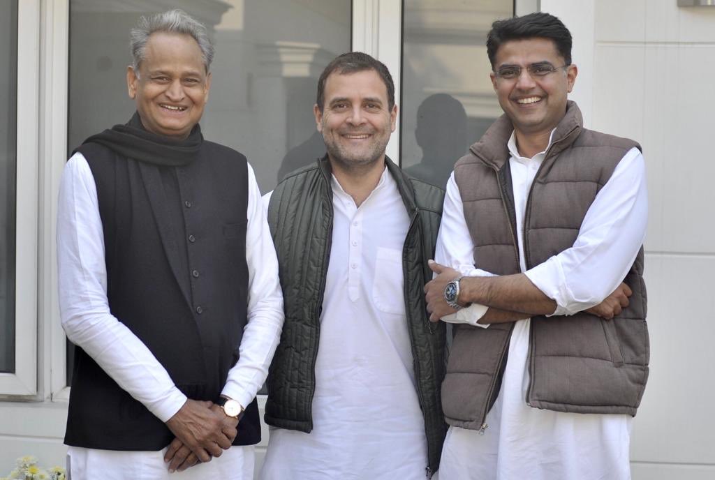 Rahul Gandhi with Ashok Gehlot (left), the future Chief Minister of Rajasthan, and Sachin Pilot, the Deputy Chief Minister of Rajasthan (right). 