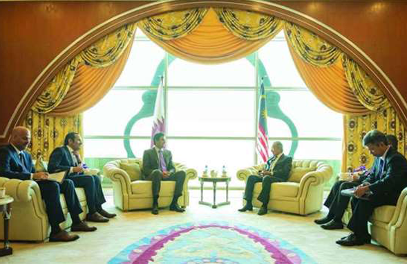 Malaysian Prime Minister and Qatari Foreign Minister hold a meeting aimed at enhancing bilateral cooperation
