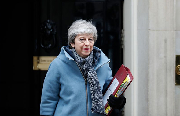 Theresa may to resign
