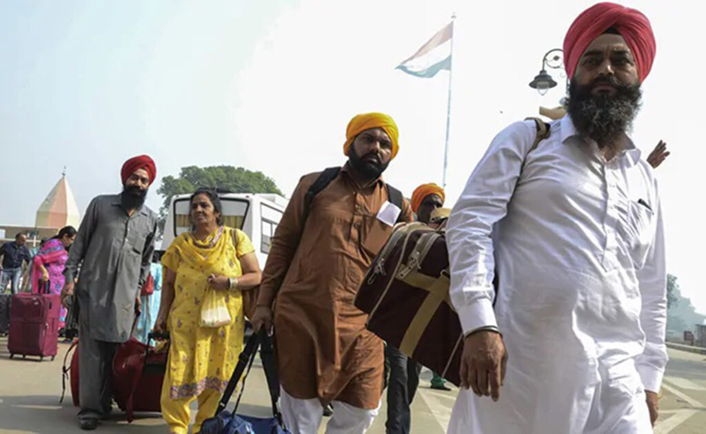 Pilgrims from India reached Pakistan to visit Gurdwara Darbar Sahib